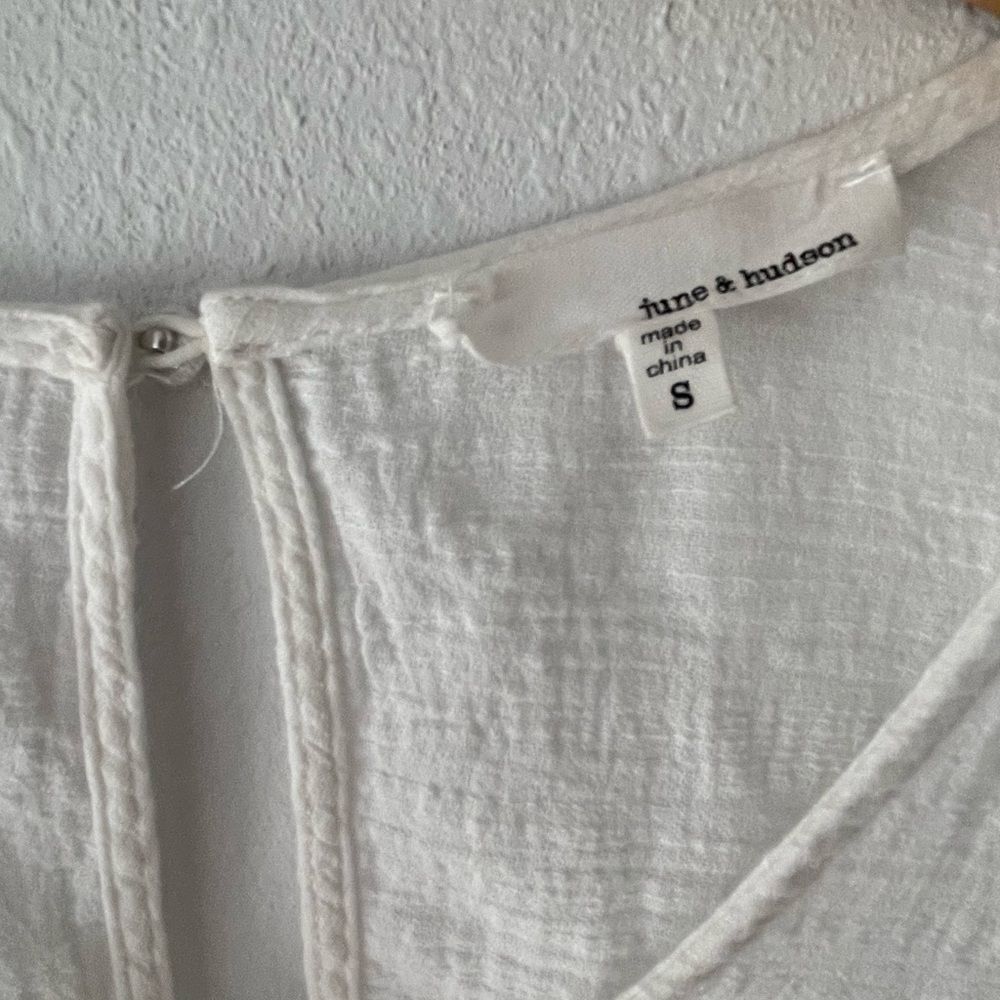 June & Hudson White Ruffle Sleeves Top W/ Lace, Size S - Picture 6 of 8